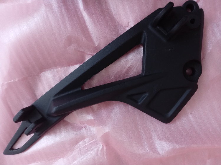 براکت موتور سیکلت مگلی ۲۰۰ (ایرانی _ سمت راست)